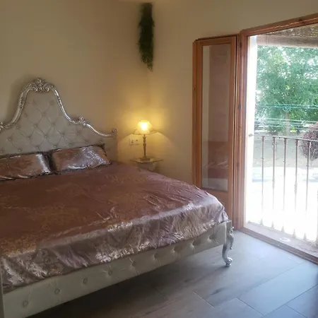 Zeus Apartment *
